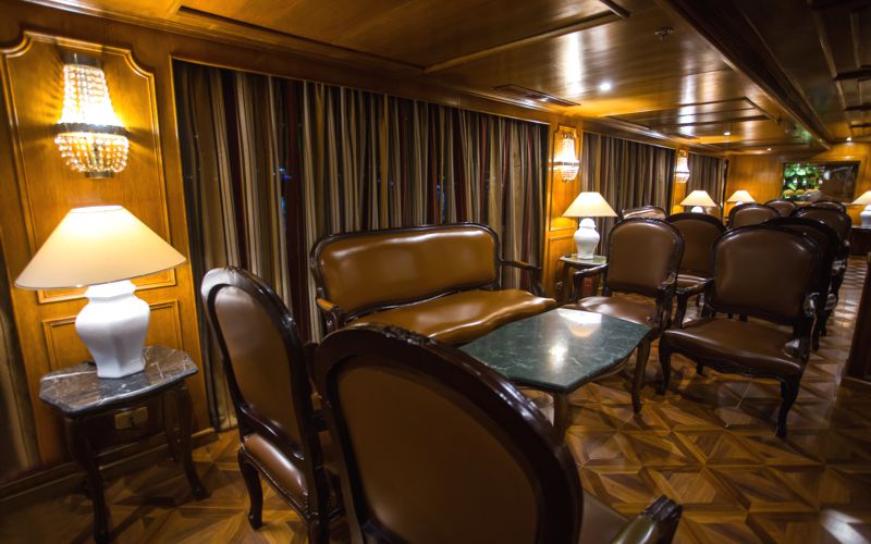 16148124198lasara-13