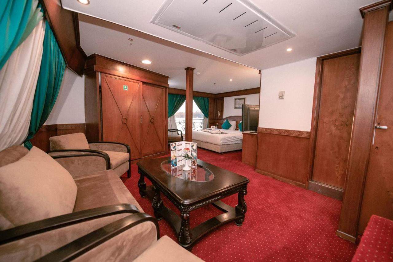 1741710772_3504460581