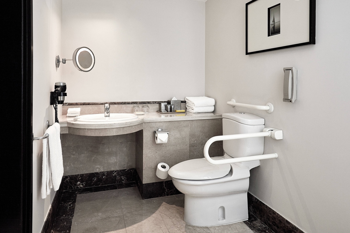 caimn-bathroom-7247-hor-clsc