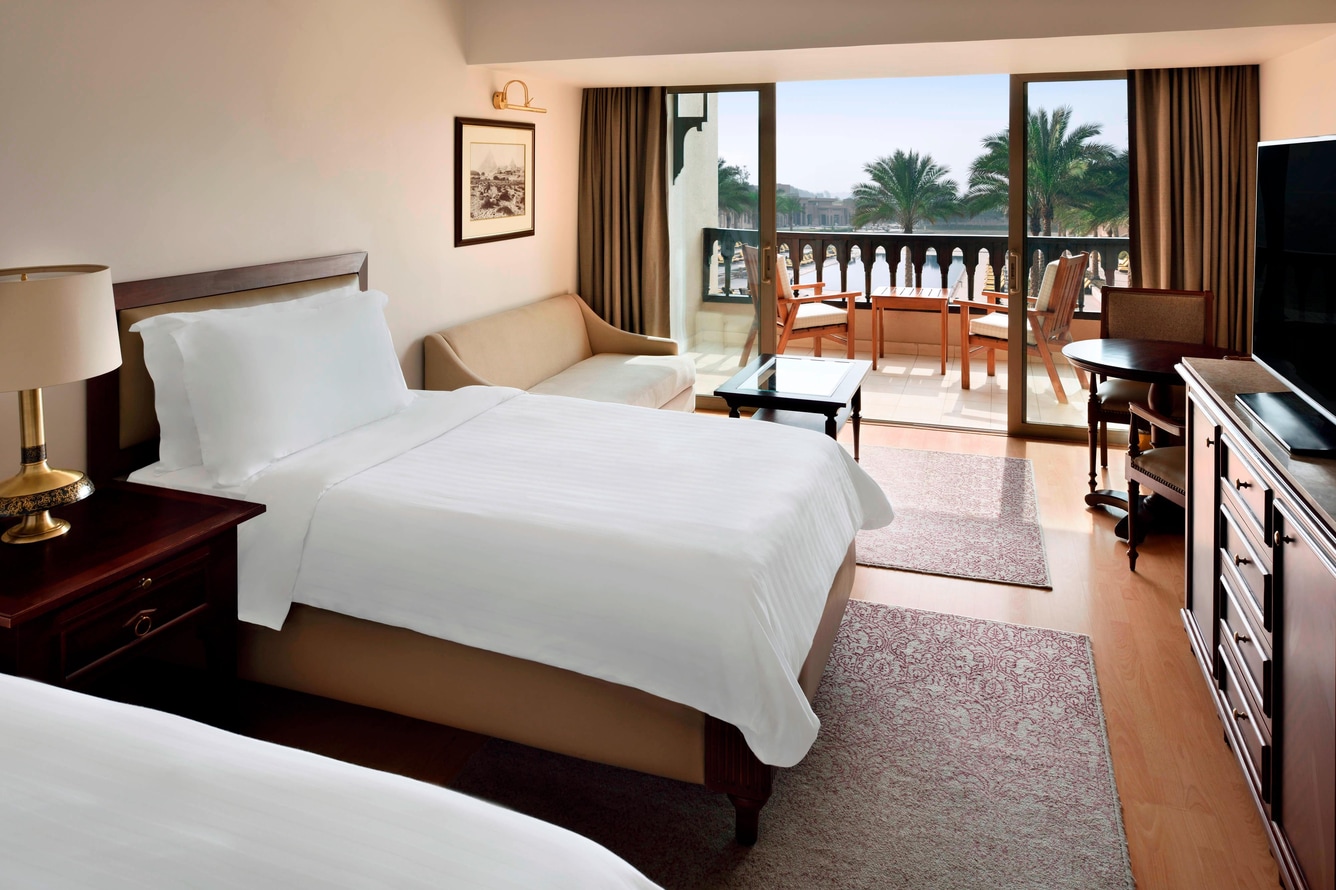 caimn-guestroom-0028-hor-clsc