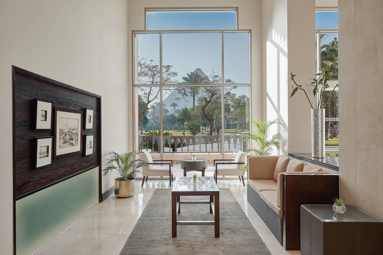 caimn-lobby-8343-hor-clsc