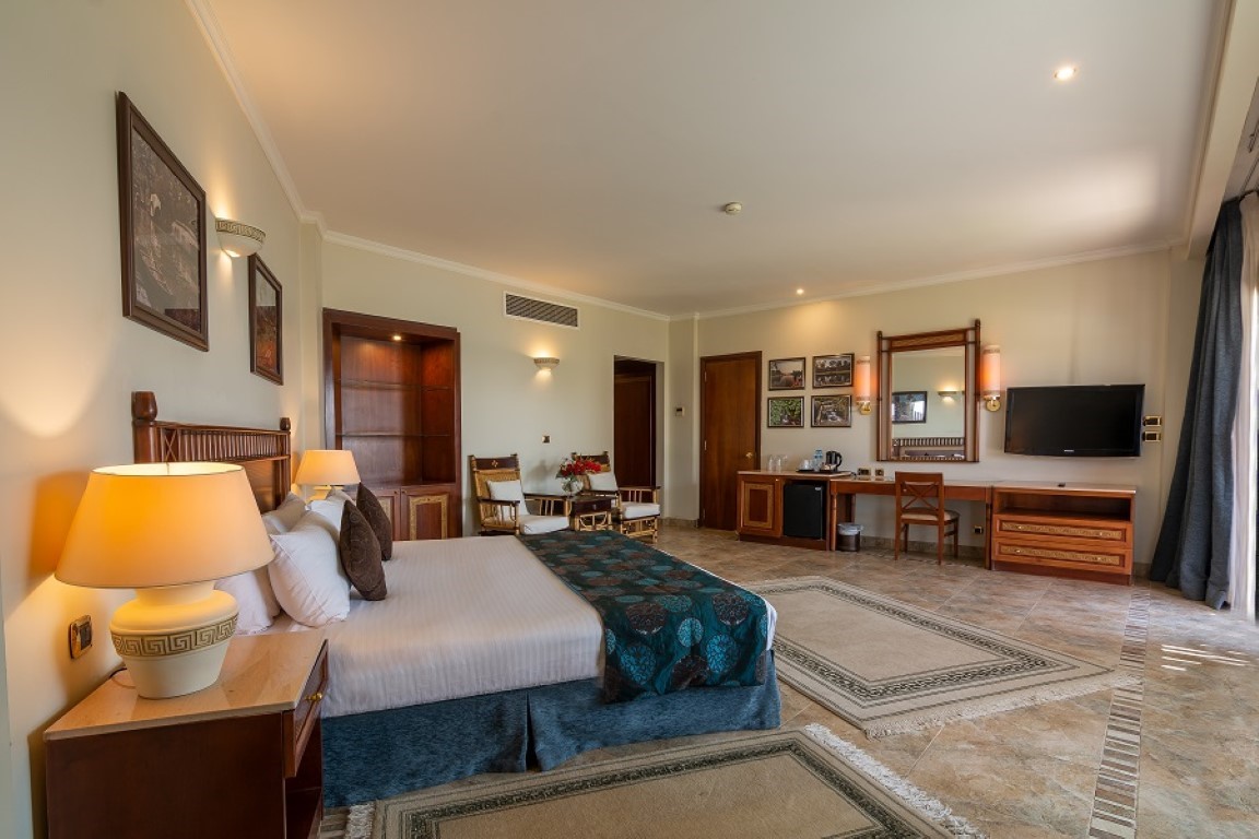 jolie-ville-hotel-spa-kings-island-luxor-gallery-new-rooms-deluxe-room-nile-view-4