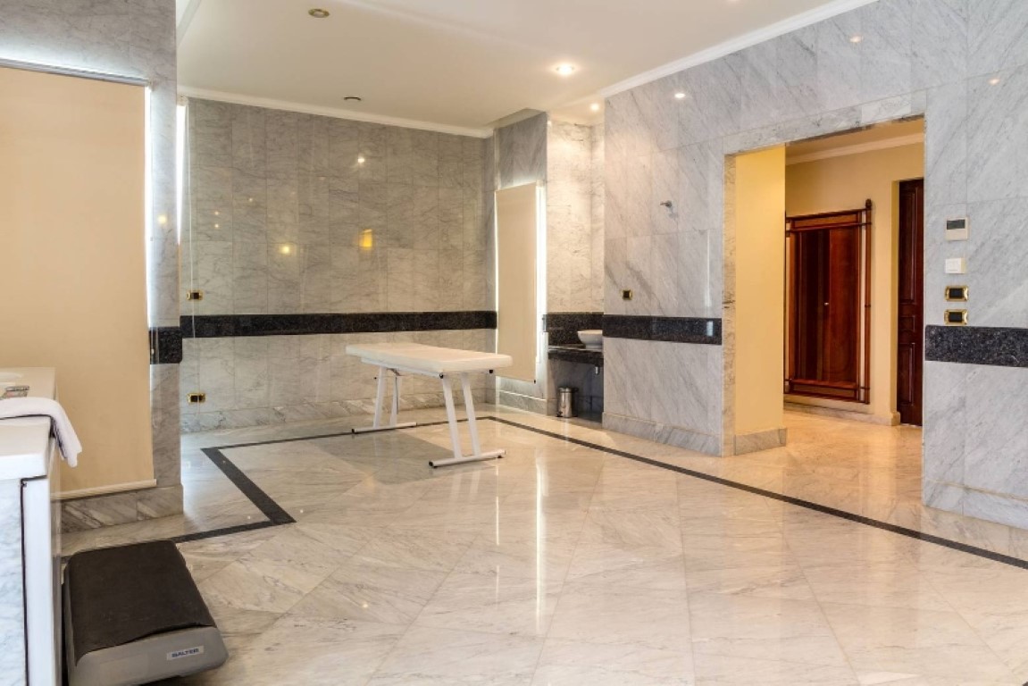 jolie-ville-hotel-spa-kings-island-luxor-gallery-new-villas-bathroom-2